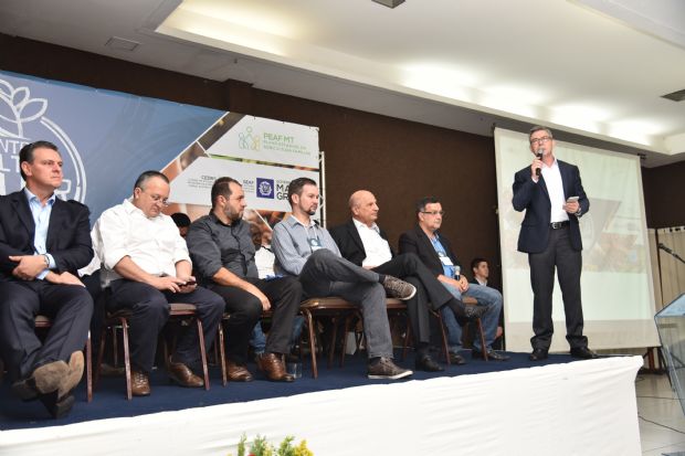 Sicredi participa de encontro sobre agricultura familiar e refora a parceria com pequenos produtores