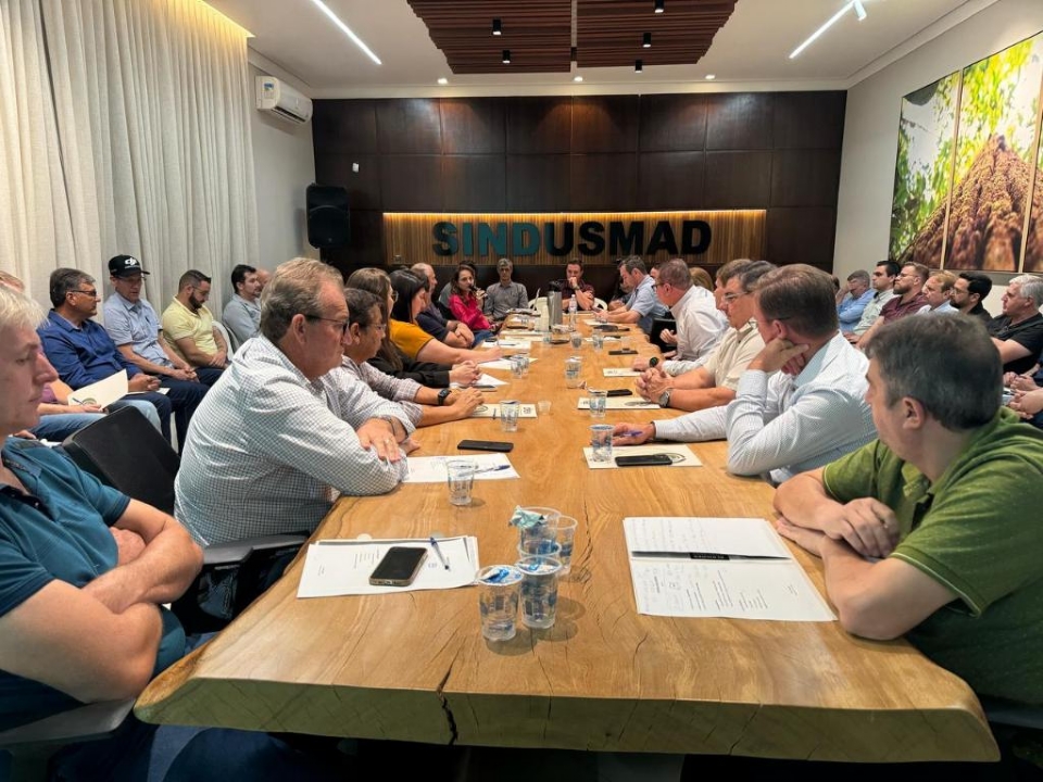 Sema debate novas regras de manejo florestal sustentvel com setor madeireiro