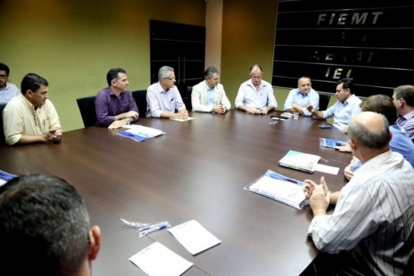 Pedro Taques pede a madeireiros que 'confiem em sua escolha' quanto ao novo secretrio da Sema-MT