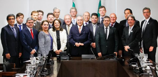 Senador de Mato Grosso e agroindstrias apresentam demandas para Michel Temer