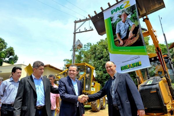 Silval Barbosa com Pepe Vargas e Nelson Borges: rasgando elogios para o apoio de Dilma aos projetos de Mato Grosso