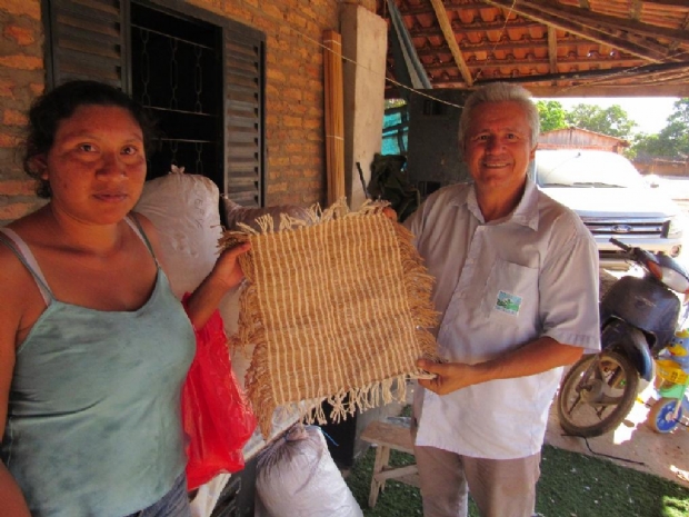 Comunidade indgena de artesos inicia produo de algodo orgnico colorido com apoio da Empaer