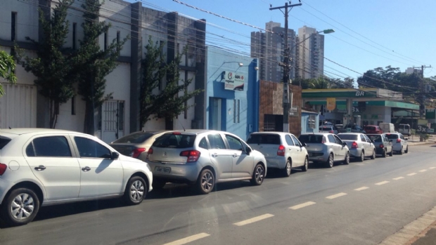 Greve dos caminhoneiros gera pnico e filas em postos de Cuiab; 25 pontos de bloqueio