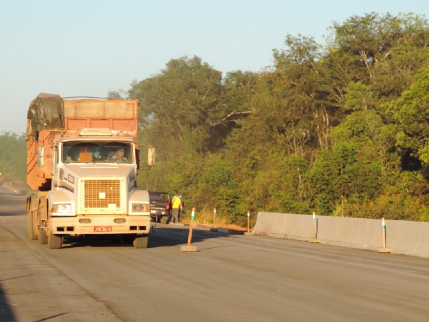 DNIT libera ponte sobre o Rio gua Limpa na BR-242 em MT