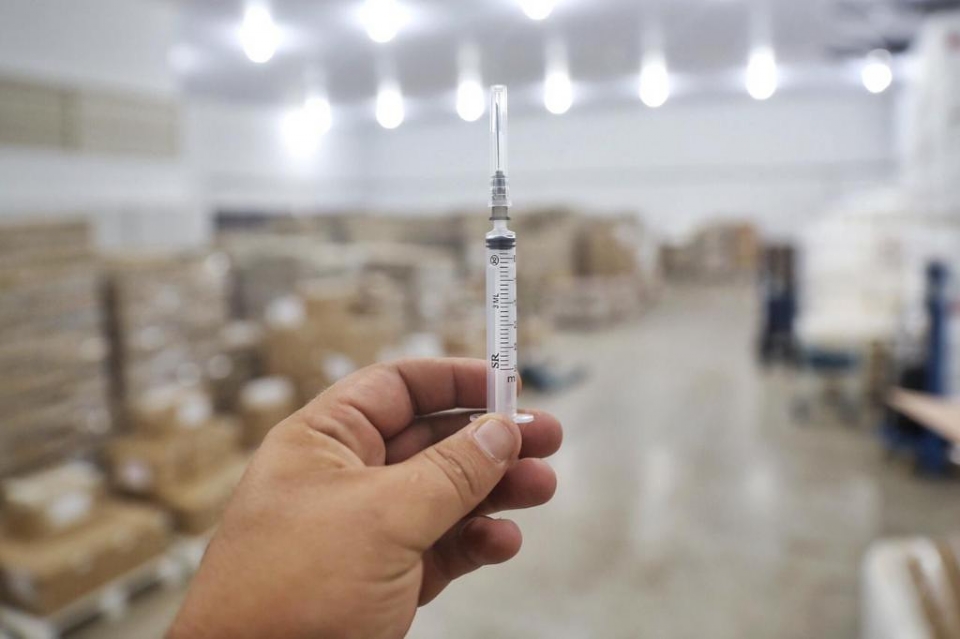 SES disponibiliza vacinas antirrábicas para imunização na região de fronteira
