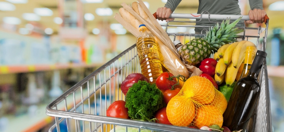 Tomate e banana influenciam na alta do preo da Cesta Bsica em Cuiab