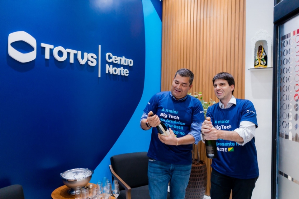TOTVS consolida expans�o regional e fortalece protagonismo de clientes em 2025
