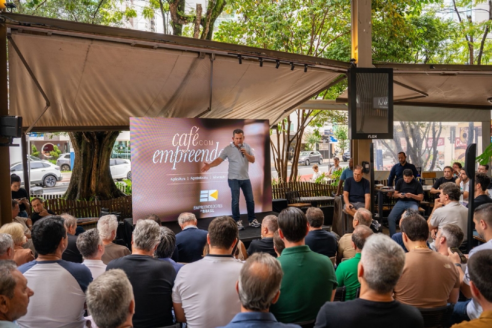 Caf� da manh� no PZ Ecomall re�ne lideran�as nacionais para debater economia e rumos do Brasil; Mauro Mendes comparece