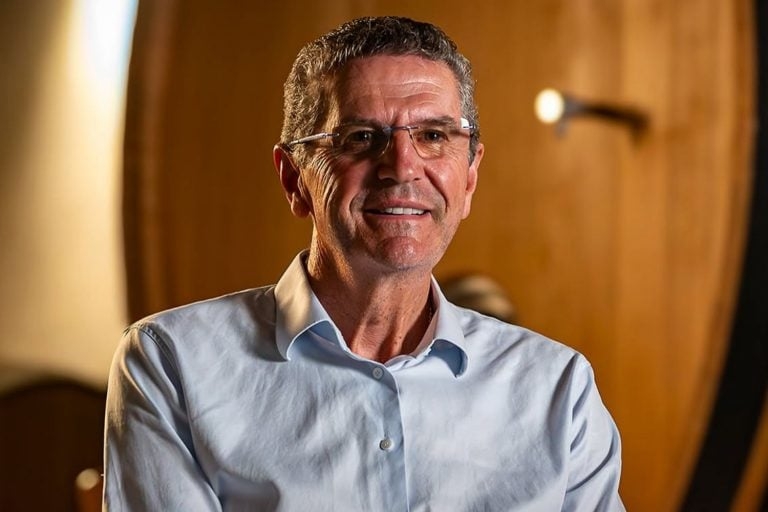 Cofundador do Grupo Bom Futuro aposta em vinhedos no Sul