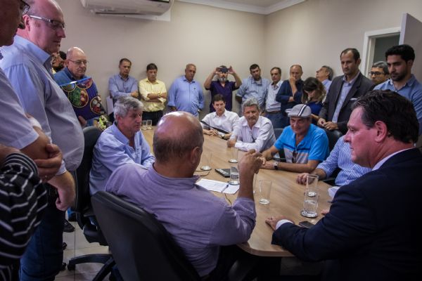 Governo de Mato Grosso se compromete a descontigenciar R$ 10 mi para obras na MT-130
