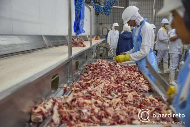 Sindicato Rural leva donos de restaurantes para dentro de frigorífico e mostra qualidade da carne; veja fotos