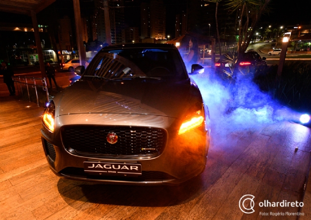Verstil no campo e na cidade, novo Jaguar Land Rover chega em Cuiab por R$ 246,75 mil;  veja galeria 