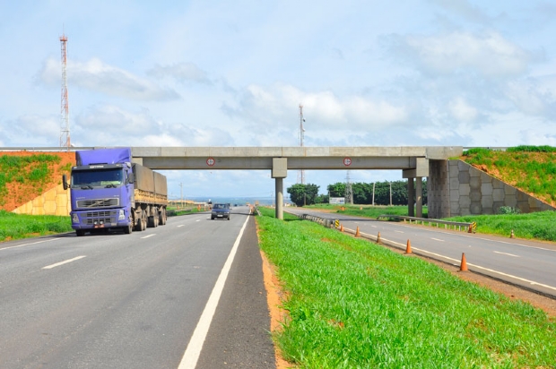 Trecho de rodovia federal ser interditado para obra de cobertura em pista