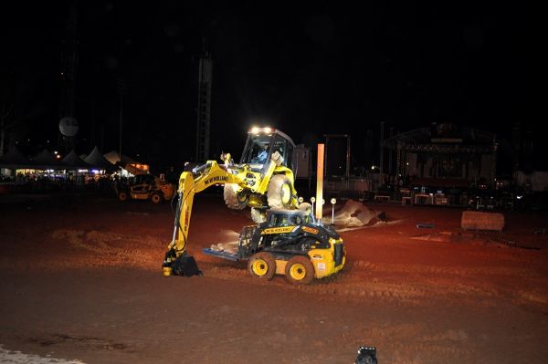 Show de Mquinas agita Cuiab com manobras radicais e alta tecnologia; veja fotos e vdeo