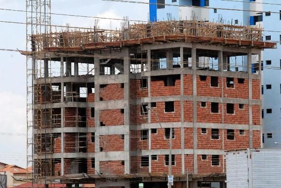 Greve de 30 mil trabalhadores da construção civil é prejuízo para todos, afirma Sinduscon