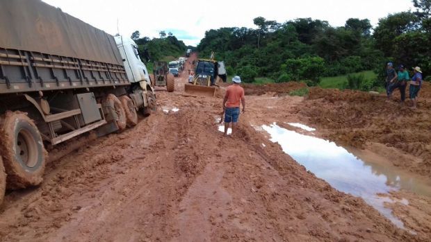 Taques acusa DNIT de incompetncia por prejudicar agronegcio e exige que Unio ajude Mato Grosso