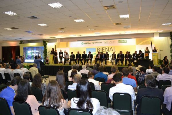 Bienal  instrumento que agricultor tem nas mos para preparar o futuro, afirma Blairo Maggi