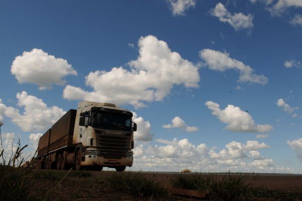 Governo federal regulamenta exame toxicolgico para caminhoneiros