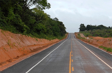 Equipes do DNIT/MT monitoram controle de trfego na BR-163/PA