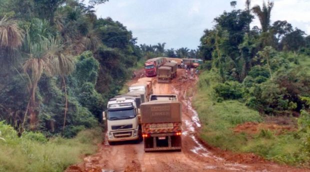 Aps interdio, trnsito de caminhes volta a fluir na BR-163; filas podem chegar a 30 km