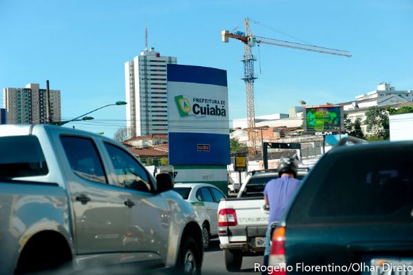 Vendas de veculos 0km devem ser 15% menores em 2015, aponta setor