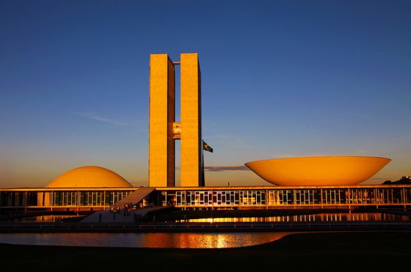 FPA emplaca 47 nomes na lista dos 100 parlamentares 