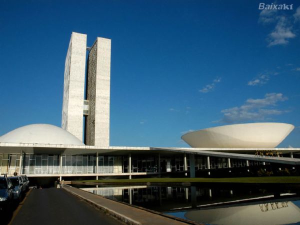 Aps 28 horas ininterruptas de sesso Camara dos Deputados aprova MP dos Portos