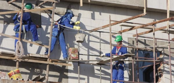 Empresa oferece 80 vagas com salrios at R$ 2,2 mil no setor da construo civil