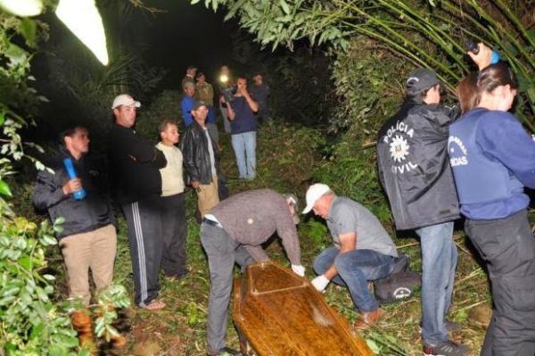 Agricultores foram mortos a golpes de escopeta e flechas e tiveram os corpos jogados no matagal