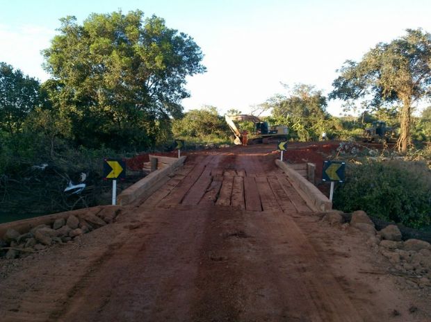 A BR-158 chegou a ficar interditada do dia 03 ao dia 12 de abril no Km 242, entre o municpio de Confresa e o distrito de Al Brasil, em Mato Grosso, devido  elevao do nvel do rio que danificou uma ponte.