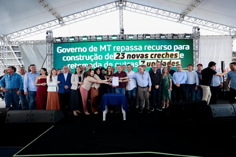 Governo entrega mais de R$ 38 mi em mquinas e tratores para agricultura familiar; investimento total chega a R$ 140 mi