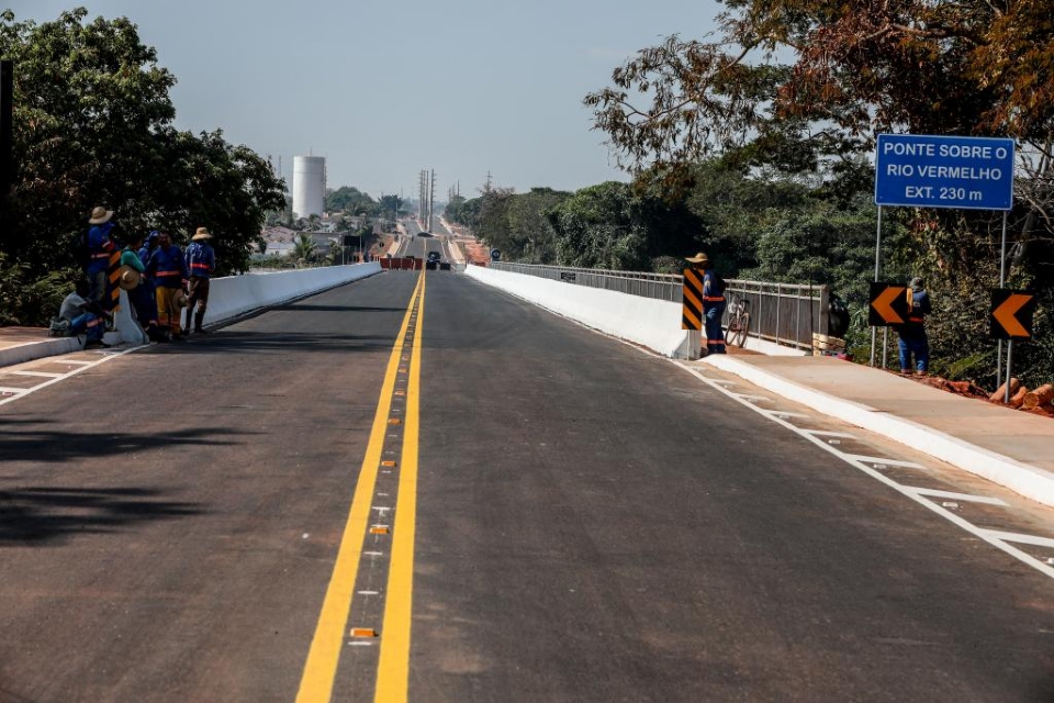 Investimento recorde na ordem de R$ 300 milhes leva asfalto, ponte nova e melhorias a Rondonpolis