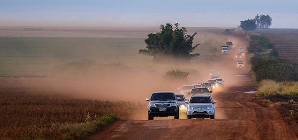 Governo far programa para que prefeituras e associaes tomem conta das rodovias; veja fotos