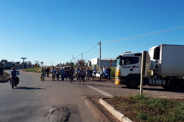 ​Bloqueio de caminhoneiros j ocorre em rodovias de seis municpios de MT