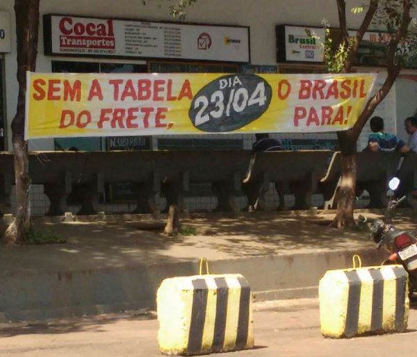 Cerca de 40 caminhoneiros de Mato Grosso vo  Braslia dia 22; governo deve regular frete veja fotos