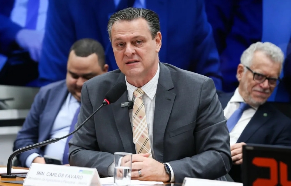 F�varo afirma que Brasil seguir� negociando com China e EUA: �n�o vamos escolher lado�