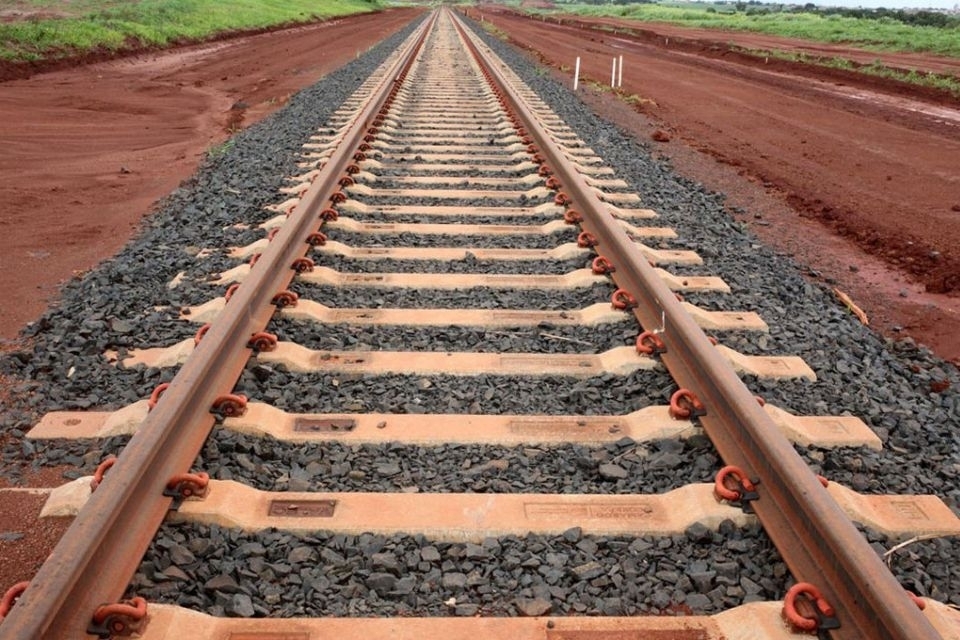 Impasse ind�gena amea�a conclus�o de ferrovia entre Mato Grosso e Goi�s