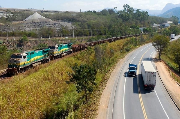 Impedimento de licenciamento ambiental pode atrasar construo de ferrovias e rodovias de MT