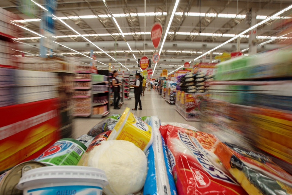 Preo dos alimentos dispara e cesta bsica quebra mais um recorde, superando R$ 840,00