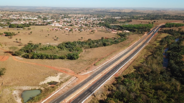 Governo Federal entrega obra de contorno rodovirio na BR-163/364