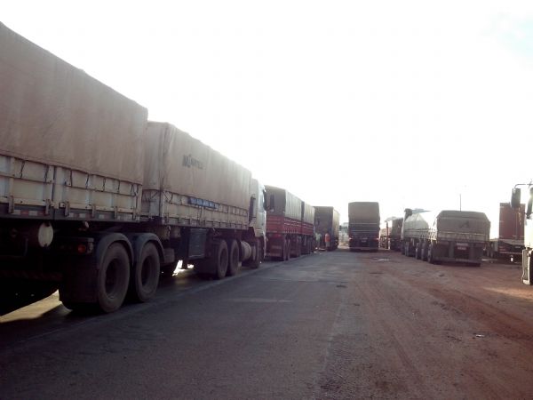 Governo federal d� sinal de querer �negociar� com caminhoneiros; Diesel n�o deve baixar