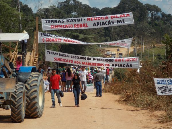 Produtores fecharam rodovia em protesto contra demarcao