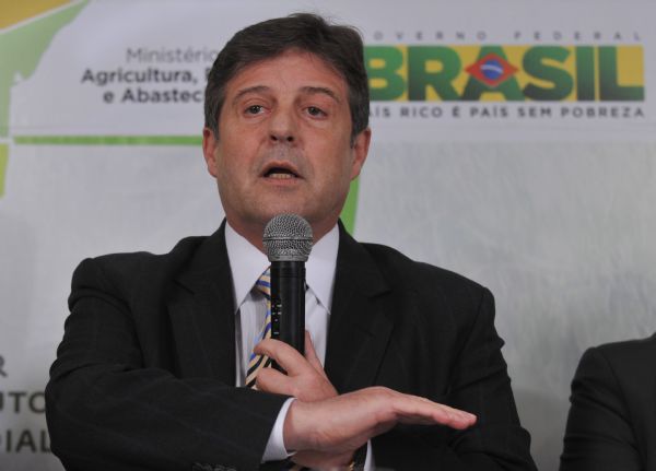 Ministro da Agricultura abre plantio de soja em Sorriso