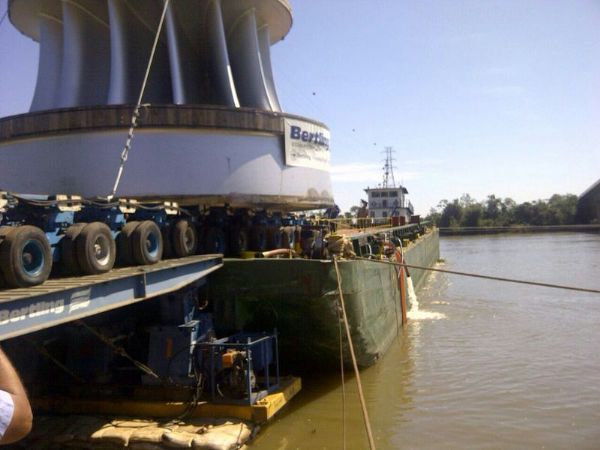 O primeiro rotor chegou a UHE em 08 de junho e levou 25 dias para ser transportado entre Ccares e Paranata