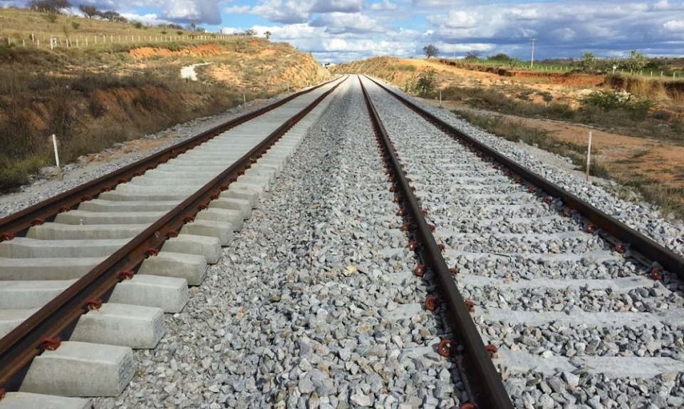 Trs empresas pretendem construir mesmo trajeto de ferrovia entre gua Boa e Lucas