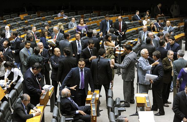 MP dos Portos: Plenrio rejeita pedido do PSDB e mantm MP dos Portos na pauta