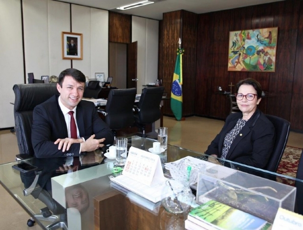 Novacki se rene com futura ministra de Bolsonaro e inicia transio no MAPA