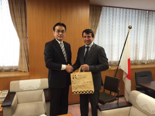 Ministro da Agricultura do Japão, Hiromichi Matsushima, com o secretário-executivo do Mapa, Eumar Novacki