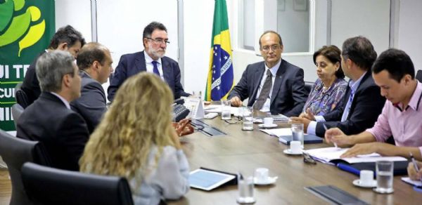 Representantes de MT discutem retomada do crdito fundirio para pequenos agricultores