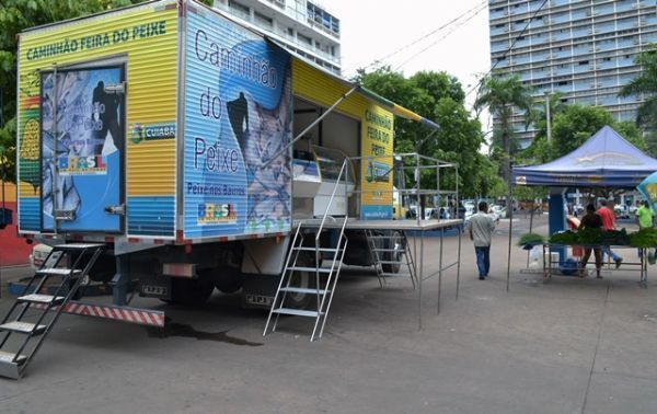 Mais de mil quilos de pescado estaro sendo comercializados na Praa Alencastro